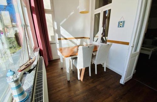 Warnemuende Apartamento | Villa Seevogel/Seeadler