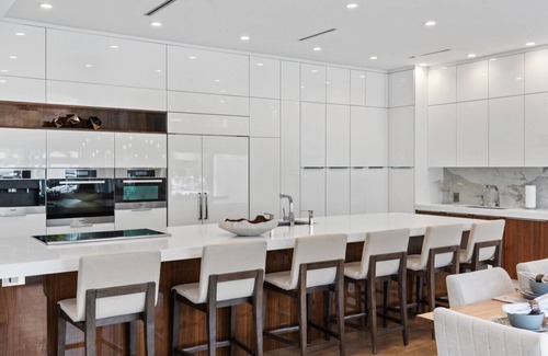 Birch Park Finger Streets Villa | Villa Seminole: Luxurious Waterfront Retreat with Pool, Gym & Hot Tub
