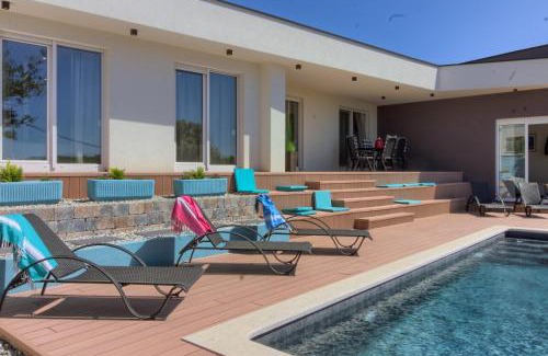 Vintijan Villa | Villa Senorita in Pula with Pool