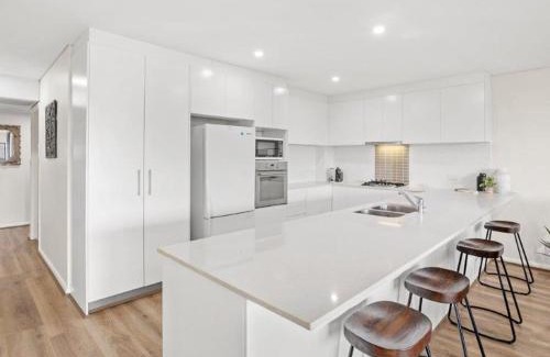 Fingal Bay Apartamento | Villa Serene 3, 6-10 Market Street - Surfside Apartments WiFi, water views, Air Con, Pool