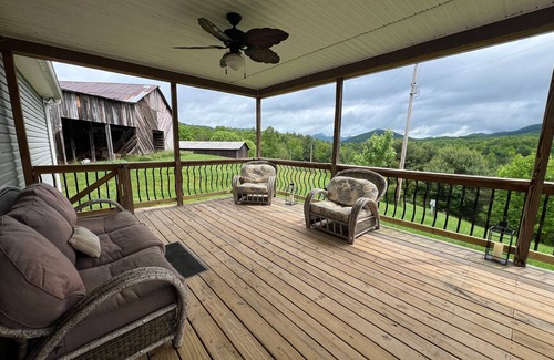 Butler Casa | Villa Serenita - Watauga Lake, Pet Friendly
