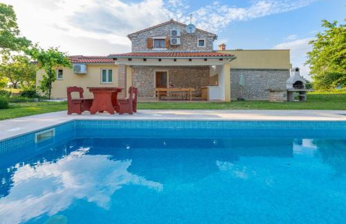 Divsici Casa | Villa Sergio, a beautiful rustic villa with a huge garden