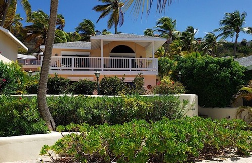 Mamora Bay Villa | Villa Shamrock Villa frente al mar de 2 dormitorios