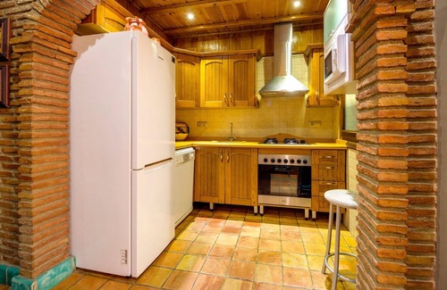 Padul Villa | "Villa Sierra Nevada de Pilar I" con vistas a la montaña, piscina y Wi-Fi