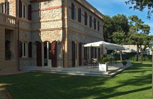 Marina di Pietrasanta Cama Y Desayuno | Villa Signori