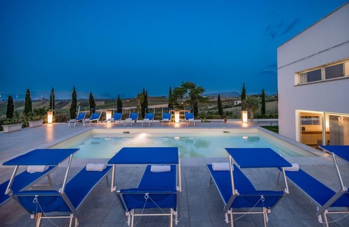 Alcamo Villa | Villa 'Sikelia' con piscina privada, Wi-Fi y aire acondicionado