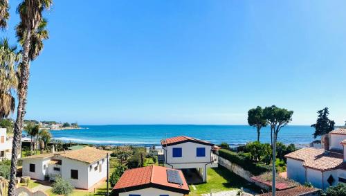 Fontane Bianche Casa | Villa Silvia 30mt from the Beach sea view