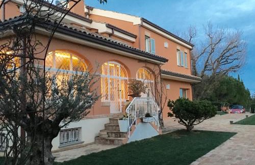 Civitanova Alta Cama Y Desayuno | Villa Silvio