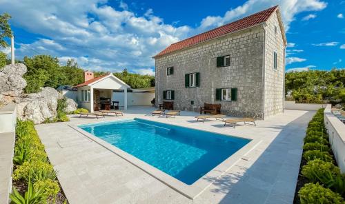 Dubrava Villa | Villa Sion peaceful villa with private pool and stunning mountain view