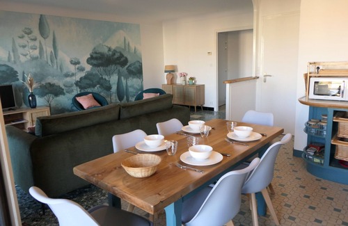 Villeneuve-sur-Lot Apartamento | Villa Sixty, Apartment in the heart of the Bastide with exceptional view of the lot!