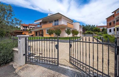 Rovinjsko Selo Villa | Villa Sky