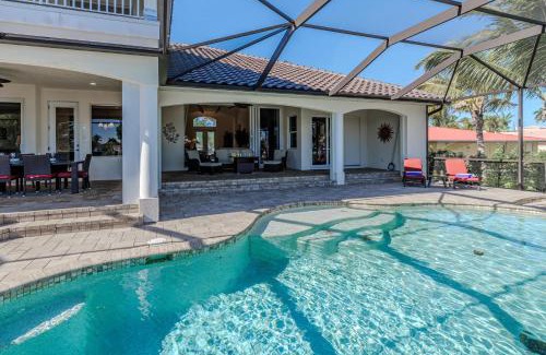 Yacht Club Villa | Villa Skye