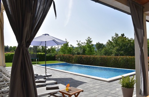 Pazin Villa | Villa Slap-Encantadora casa cerca de la famosa cascada, con piscina privada y jardín.