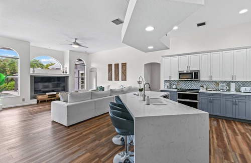Hunt Club Casa | Villa Sobrinas - Luxury 4BR Villa: Pool, Spa, Fire Pit, Pond View, RV Parking, Sleeps 10