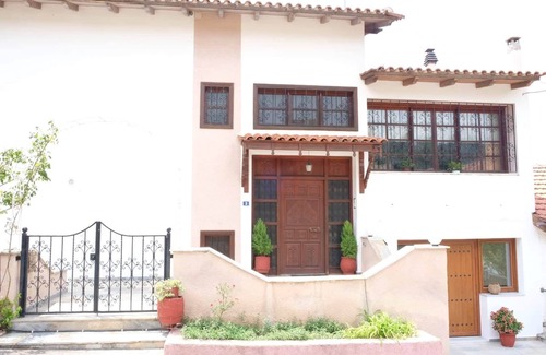 Pella Region Casa | VILLA SOFIA (apartamento independiente en el primer piso)