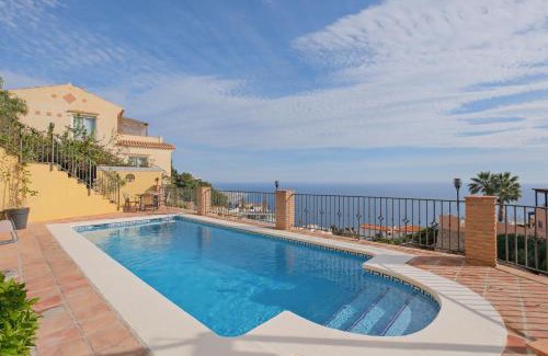 Salobreña Villa | Villa Sol y Mar with heated pool and jacuzzi