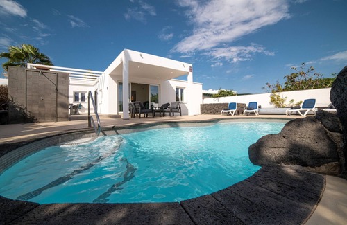 Yaiza Villa | Villa Solace Blanca | Playa Blanca | Stylish Comfort | Prime Location | Heated Pool | Your Perfect Lanzarote Retreat