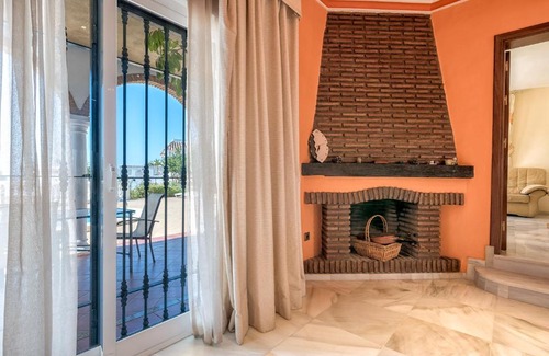 Calahonda Villa | Villa Soleada Calahonda by Rafleys