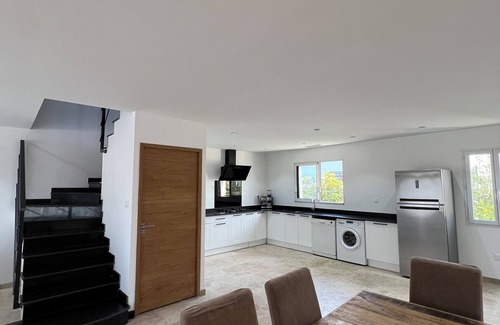 Morieres-les-Avignon Villa | Villa Sous l'Olivier de Provence. Moderna, familiar y cerca de Aviñón.