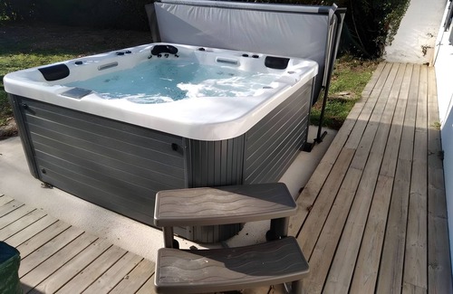 Puilboreau Casa | Villa spa rochelaise: Relaxation with Jacuzzi and Brasero