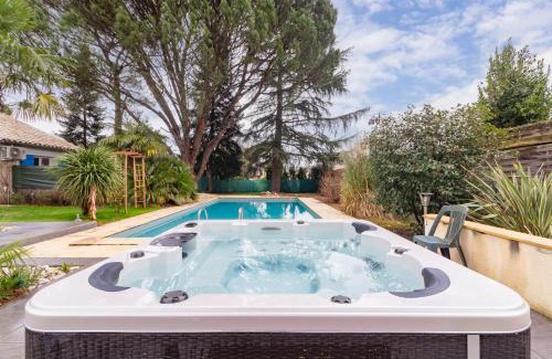 Biars-sur-Cere Casa | VILLA & SPA-SAUNA-PISCINE-MASSAGES du "Nirvâna Vivant"