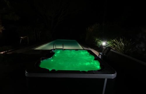 Biars-sur-Cere Casa | VILLA & SPA-SAUNA-PISCINE-MASSAGES du "Nirvâna Vivant"