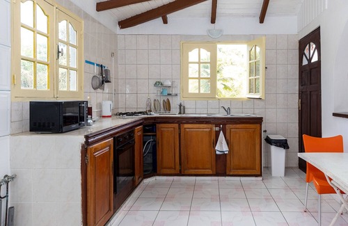Le Gosier Villa | Villa Spacieuse Idéal Pour les Familles et Couples à 15 Minutes de la Plage