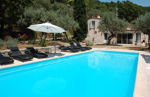 Bargemon Villa | Villa espaciosa y auténtico sur-frente a la piscina y terrazas