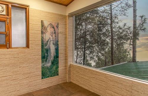 Dharampur Cabaña | Villa Sparklewoods ,Nestled in the heart of Himachal’s lush greenery,!