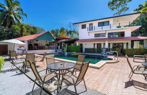 El Cerro Villa | Villa Spring #5 w/Pool Close to Everything in Manuel Antonio