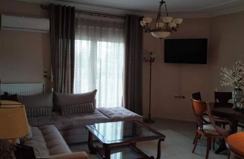 Katerini Villa | Villa St. George es una de las villas más familiares.