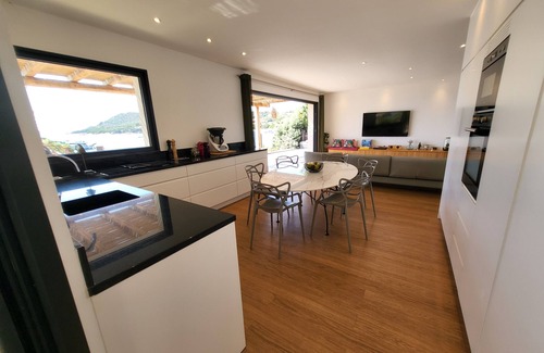 Tiuccia Villa | Villa de acceso permanente al mar privado.
