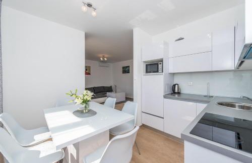 Zrce Apartamento | Villa Star 5 luxury apartment with a pool