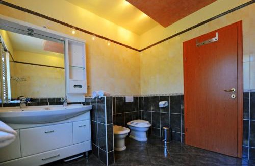Kapelica Villa | Villa Steffani