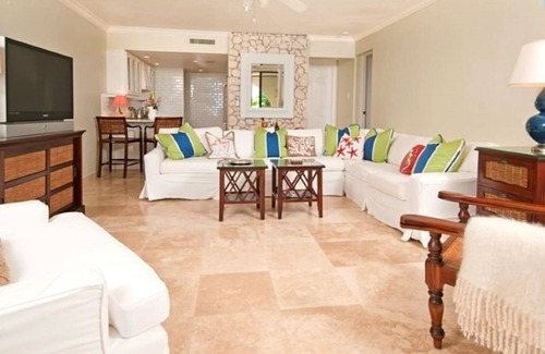West Bay Condominio | Villa pasos de la arena