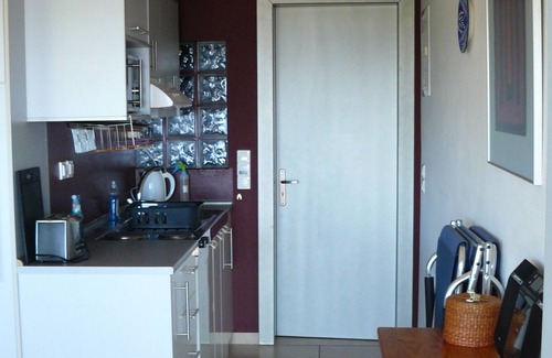 Ferma Apartamento | Villa-Estudio, vista al mar, moderno, elegante, a 10 minutos de la playa, terraza, jardín.