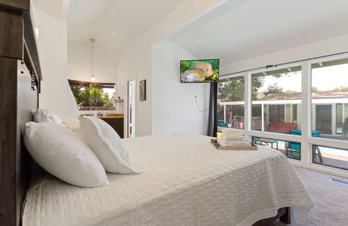 Southwestern Sacramento Casa | Villa Style home in the Sacramento Area with pool