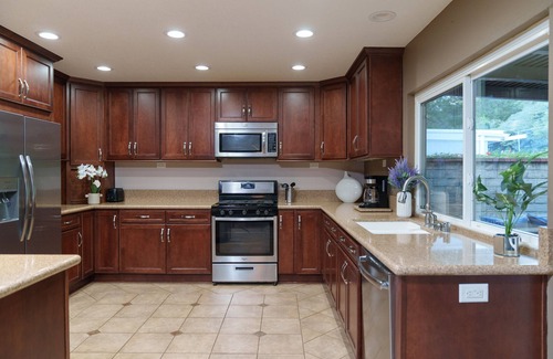 Valencia Casa | Villa Style Home in Santa Clarita