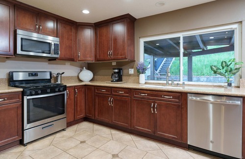 Valencia Casa | Villa Style Home in Santa Clarita