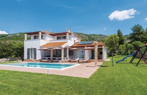 Sibenik Villa | Villa Sunrise Dubrava nearby Sibenik – Crovillas GmbH