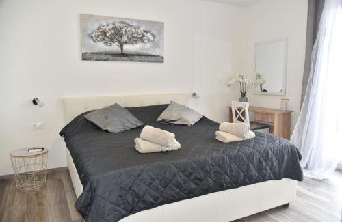 Popovici Villa | Villa Sunrise