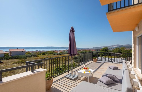 Kastela Casa | Villa Sunshine con vistas a la bahía de Kastela