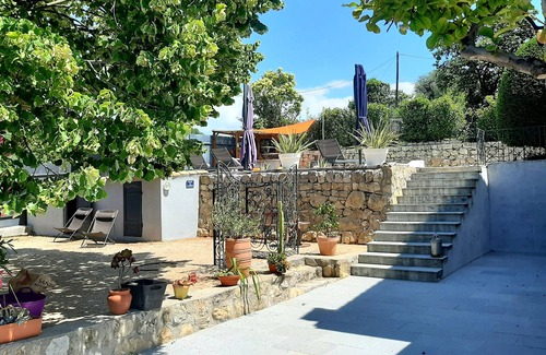 Le Plan-de-Grasse Villa | Villa: swimming pool, bar, pétanque, panoramic view, 20 minutes from the sea