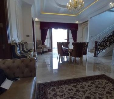 Tegalrejo Casa | Villa Syariah Muvida dengan Kolam Renang di Tengah Kota