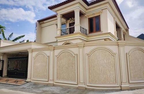 Tegalrejo Casa | Villa Syariah Muvida dengan Kolam Renang di Tengah Kota