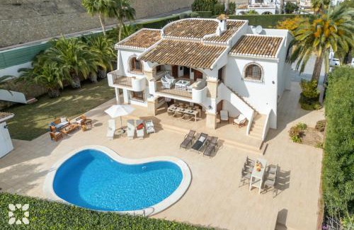 Urbanitzacio la Fustera Villa | Villa Tabarca by Abahana Villas