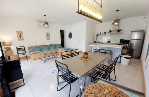 Taillades Casa | Villa clasificada 3 *** privatizada con piscina en el corazón de luberon
