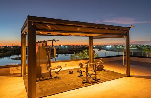 El Makina Villa | Villa Talia, Luxury Stay, Golf & Lake View