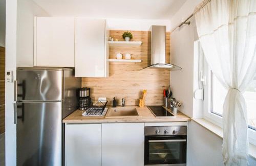 Cove Tri Zala (Zrnovo) Apartamento | Villa Teuta