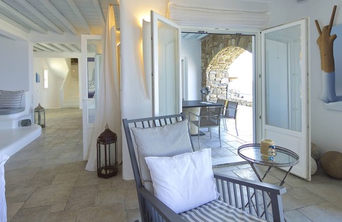 Houlakia Casa | Villa Theo Unique Sunset Views Large Heated Pool